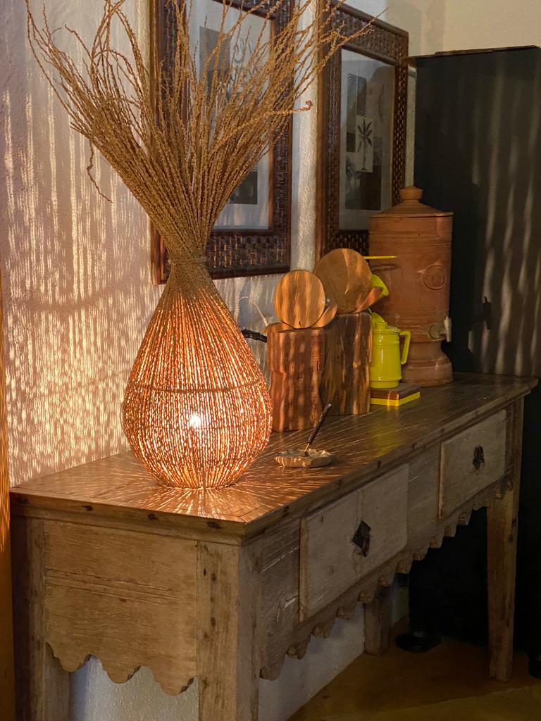 LUMINÁRIA EM FIBRA DE AÇAÍ – ABAJUR ORGÂNICO ARTESANAL – MORINGA - Image 4