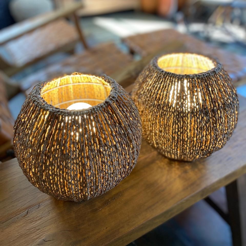 LUMINÁRIA EM FIBRA DE AÇAÍ – ABAJUR ORGÂNICO ARTESANAL - Image 2